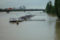 Танкер на реке Рейн