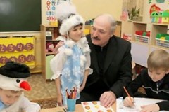 Александр Лукашенко в детском доме