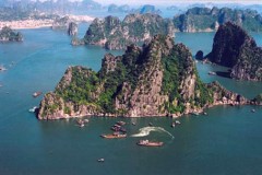 Залив Халонг во Вьетнаме