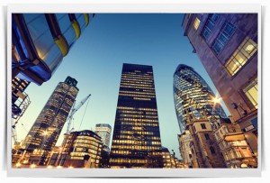 В Лондоне представили небоскребы, освещающие улицы