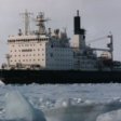 Ледокол «Вайгач» выводит изо льдов суда в Финском заливе