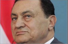 В Каире собрались люди, требующие ускорить суд над Хосни Мубараком