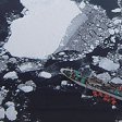 Во льдах Азовского моря застряли шесть судов