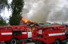 Крупный пожар произошел на западе Москвы