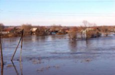 Паводок в Хакасии смыл строящийся железнодорожный мост