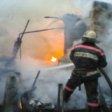 Огонь от взрывов на военном складе в Удмуртии уничтожил жилой дом