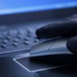 Хакеры обещают атаковать сайты британского правительства, если Джулиана Ассанджа передадут Швеции